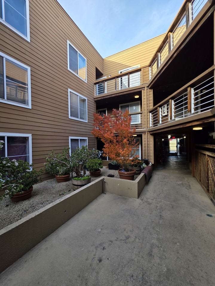 2901 Macarthur Blvd #111 - Photo 4 of 17