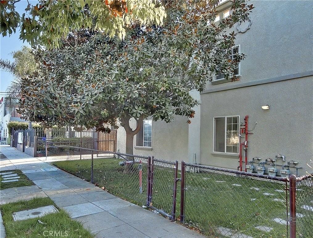 3105 Walton Ave - Photo 3 of 33