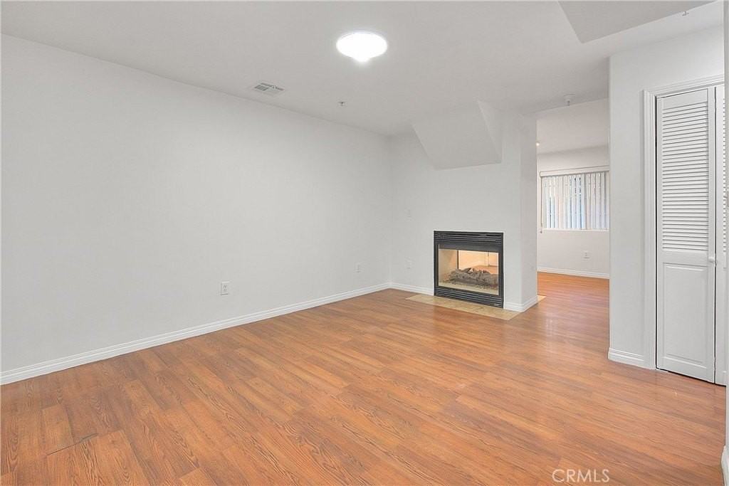 3105 Walton Ave - Photo 7 of 33