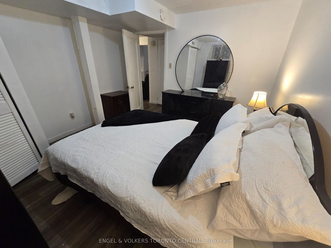 9 Shademaster Crt Bsmt #Bsmt - Photo 2 of 14