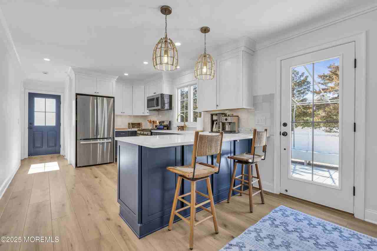 257 Highway 35 N - Photo 3 of 33