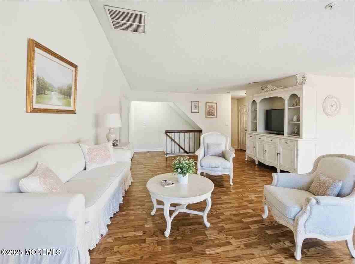 4510 Norma Pl - Photo 6 of 32