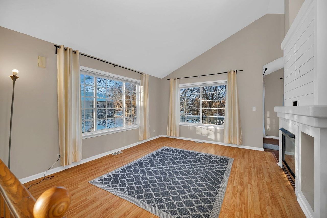 2357 Twilight Dr - Photo 5 of 33