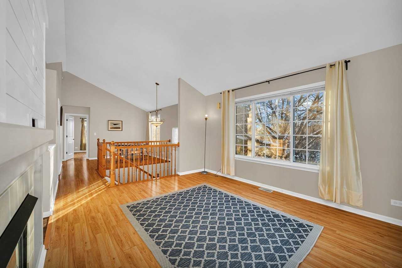 2357 Twilight Dr - Photo 7 of 33