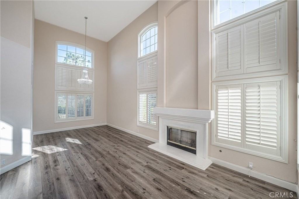 429 Somerset Cir - Photo 7 of 38