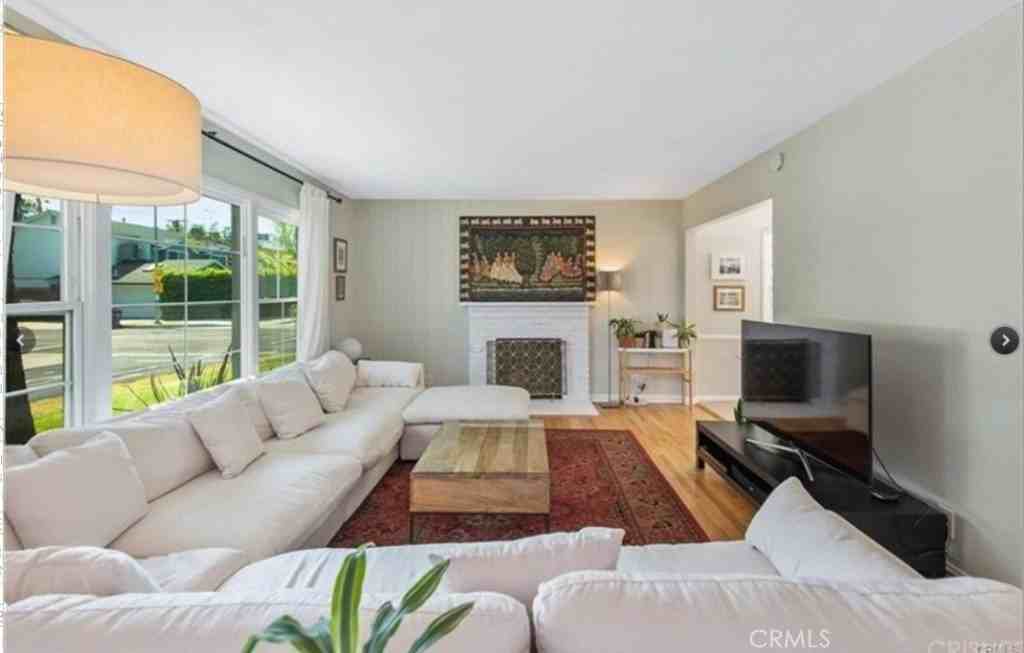 7002 Forbes Ave - Photo 3 of 16