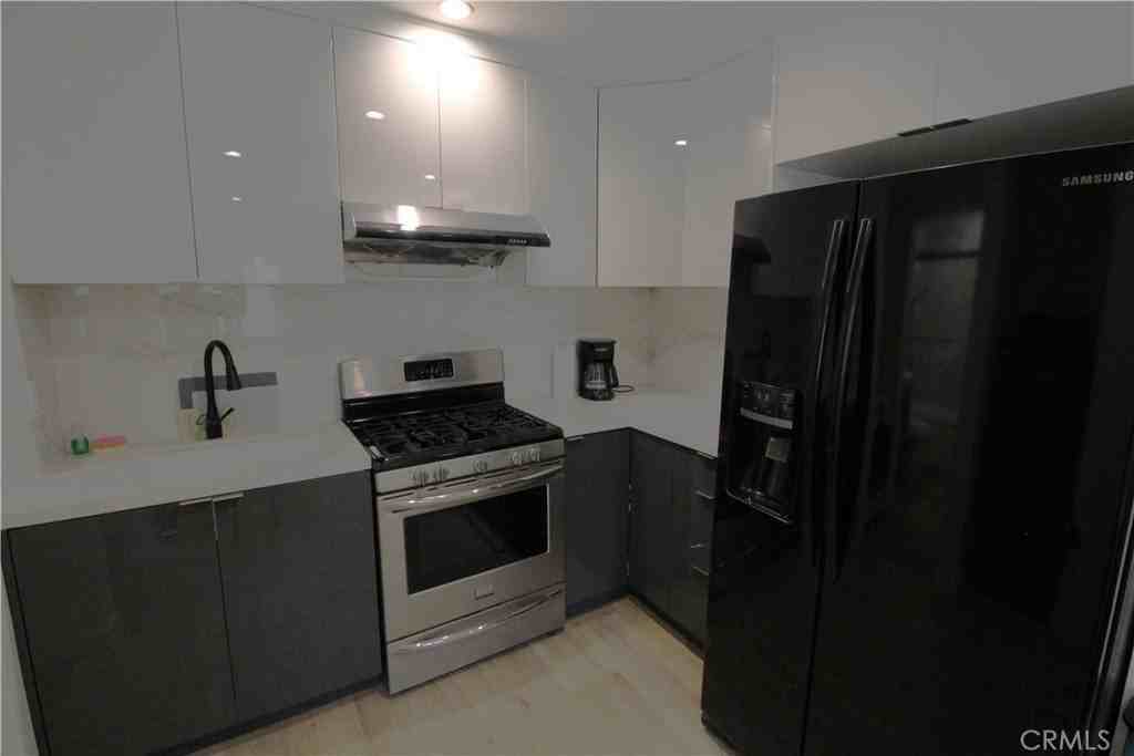 17546 Martha St - Photo 7 of 22