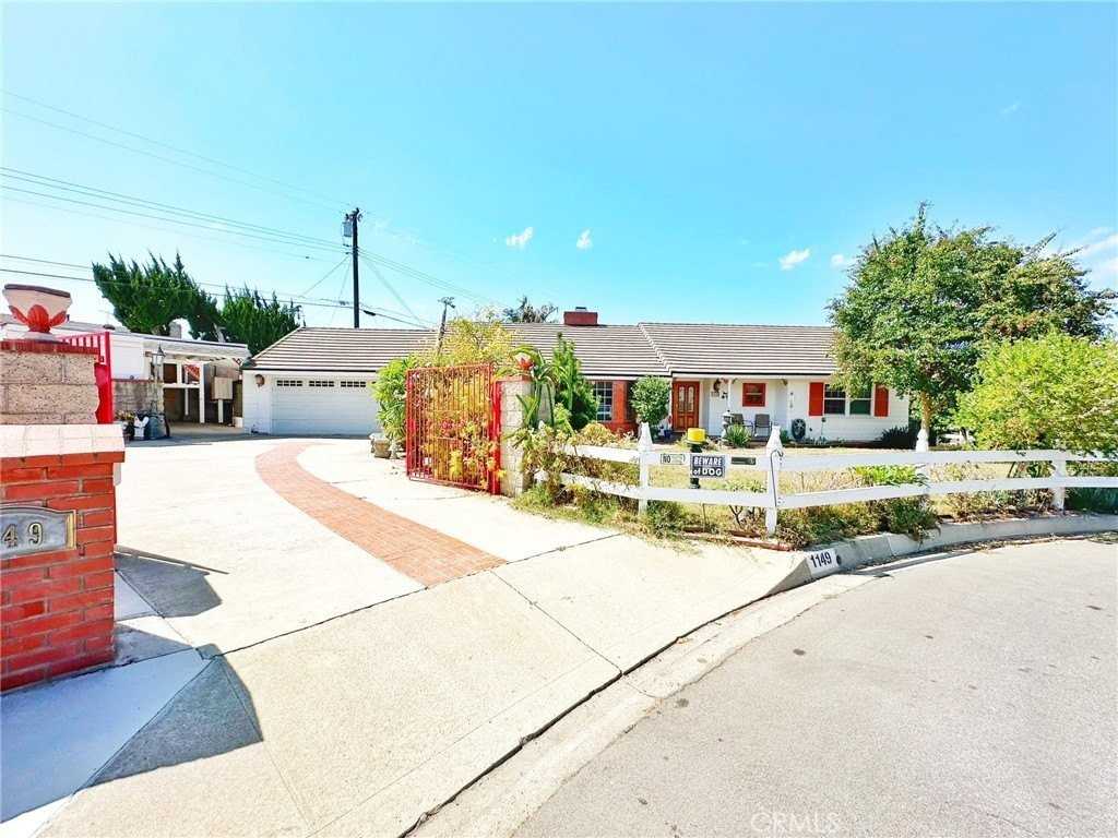 1149 S Rimsdale Dr - Photo 3 of 30