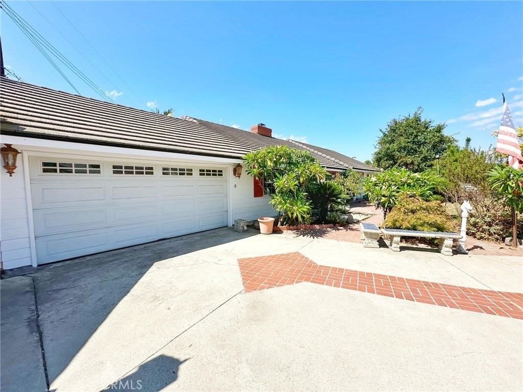 1149 S Rimsdale Dr - Photo 5 of 30