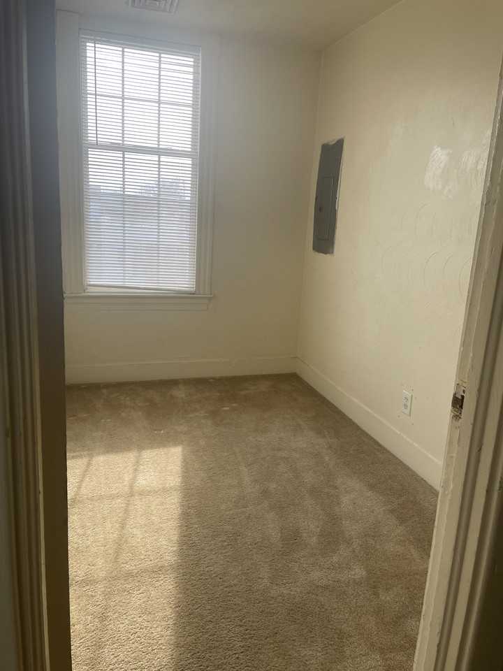 804 E 26th St #B - Photo 6 of 10