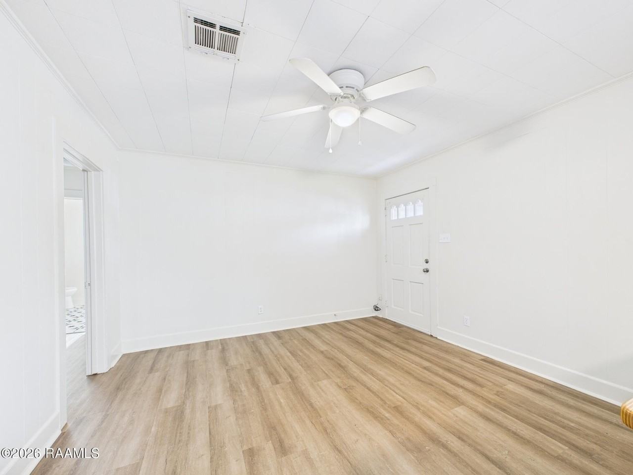 528 Saint Julien Ave - Photo 4 of 31