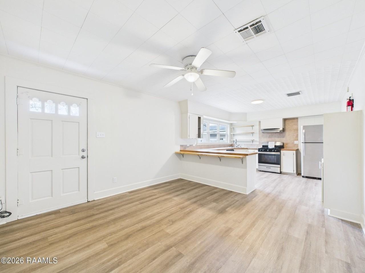 528 Saint Julien Ave - Photo 7 of 31