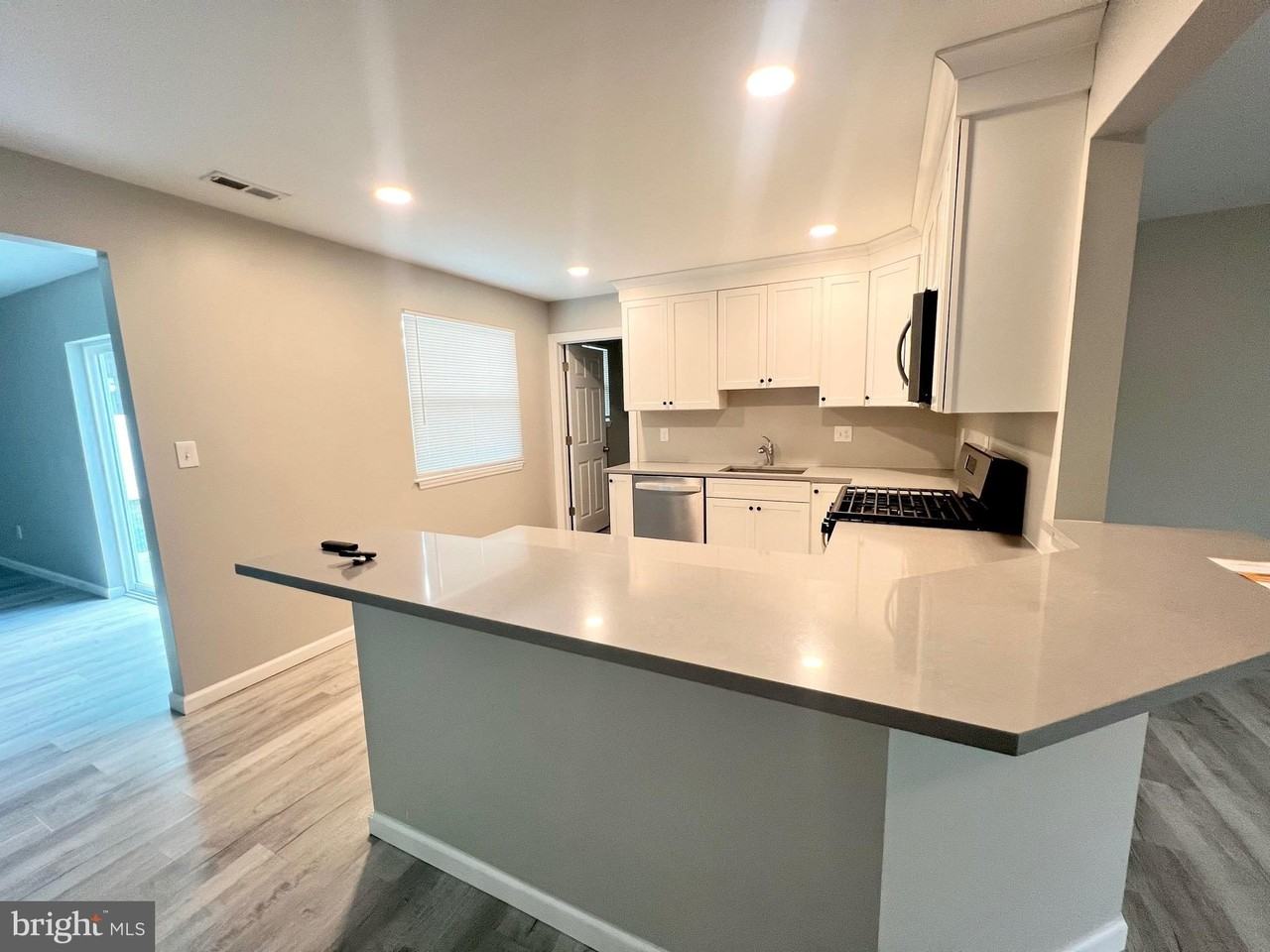 6 Avery Dr - Photo 4 of 15