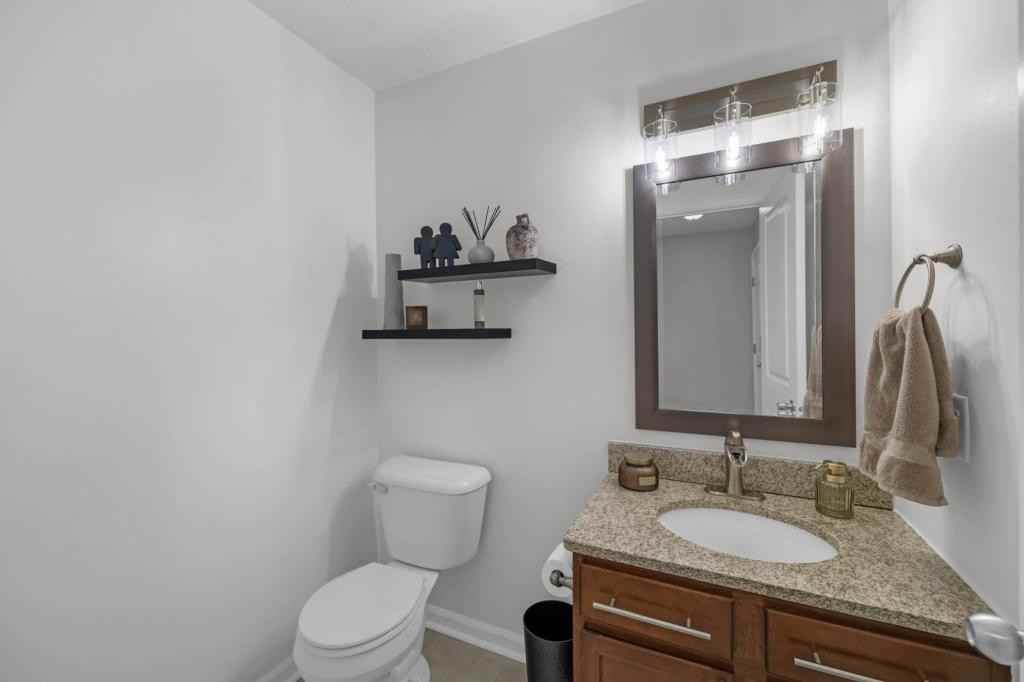 10254 Providence Ct - Photo 4 of 37