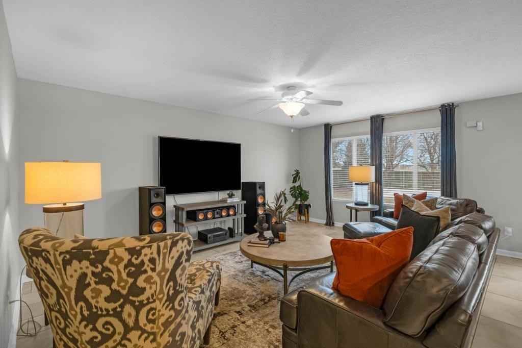 10254 Providence Ct - Photo 6 of 37