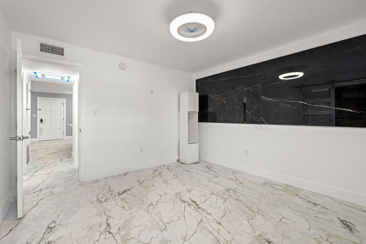 106 Alameda Ct #240 - Photo 5 of 36