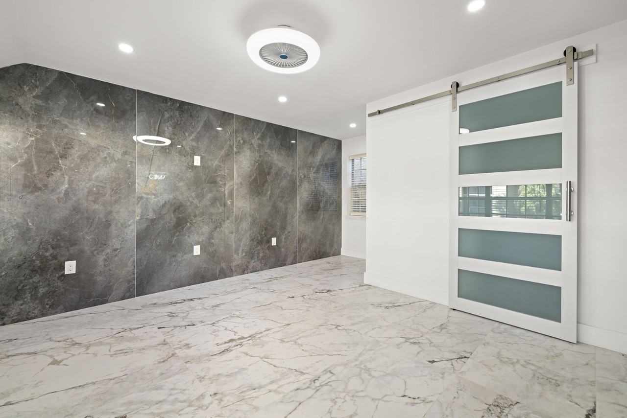 106 Alameda Ct #240 - Photo 6 of 36