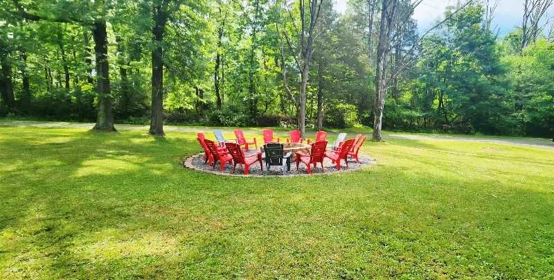 1225 Sleepy Hollow Rd - Photo 2 of 20