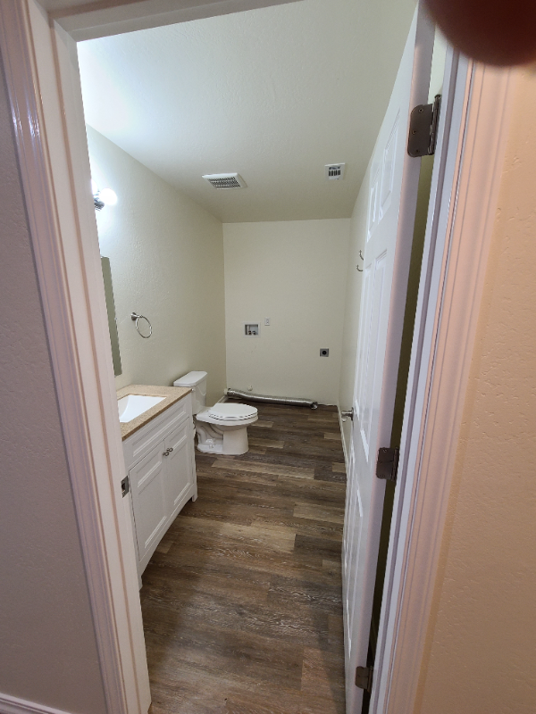 310 Se L St - Photo 3 of 13