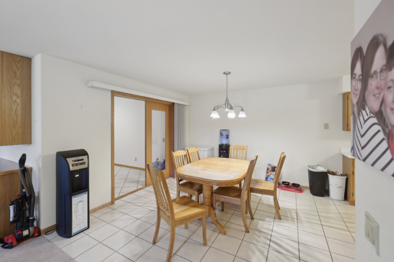 1214 N High Point Rd - Photo 5 of 14