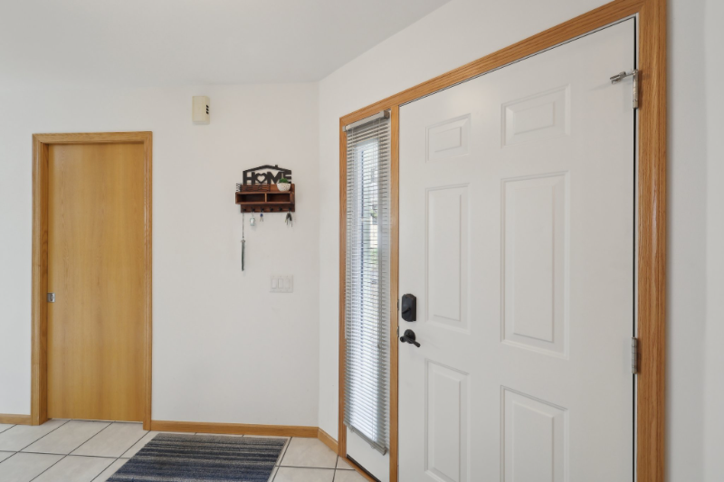 1216 N High Point Rd - Photo 2 of 19