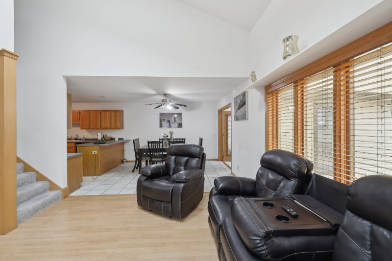 1216 N High Point Rd - Photo 5 of 19