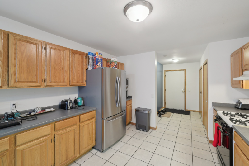 1216 N High Point Rd - Photo 7 of 19