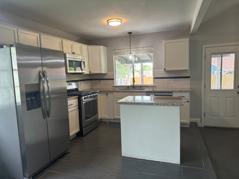 13205 Bourbon St - Photo 3 of 8