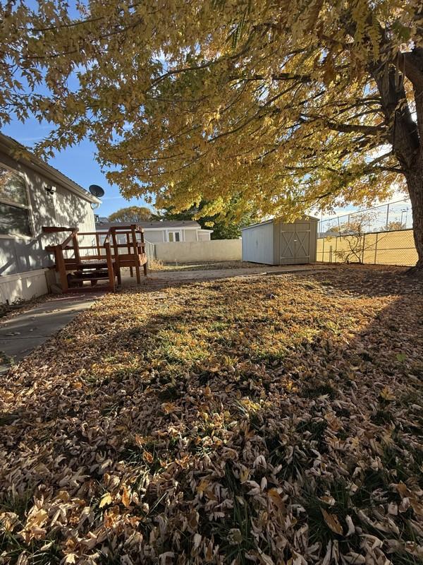 605 N Executive Dr - Photo 2 of 11