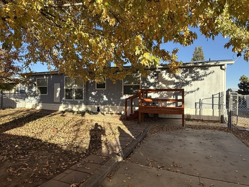 605 N Executive Dr - Photo 3 of 11