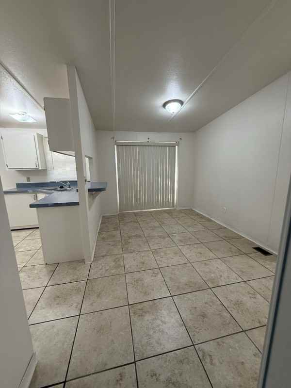 605 N Executive Dr - Photo 7 of 11