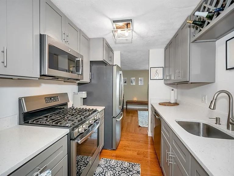 31 Patrick Rd - Photo 7 of 20