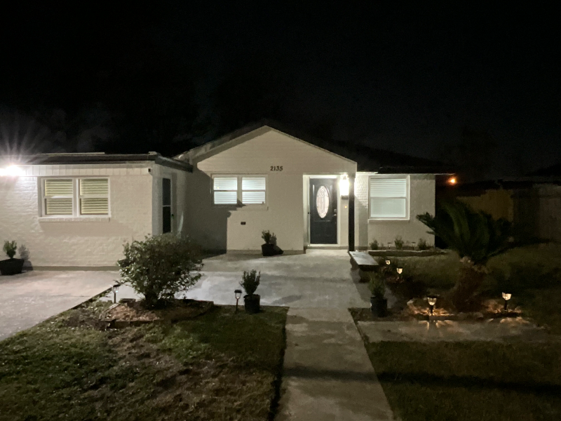 2135 Delaware Ave - Photo 2 of 12