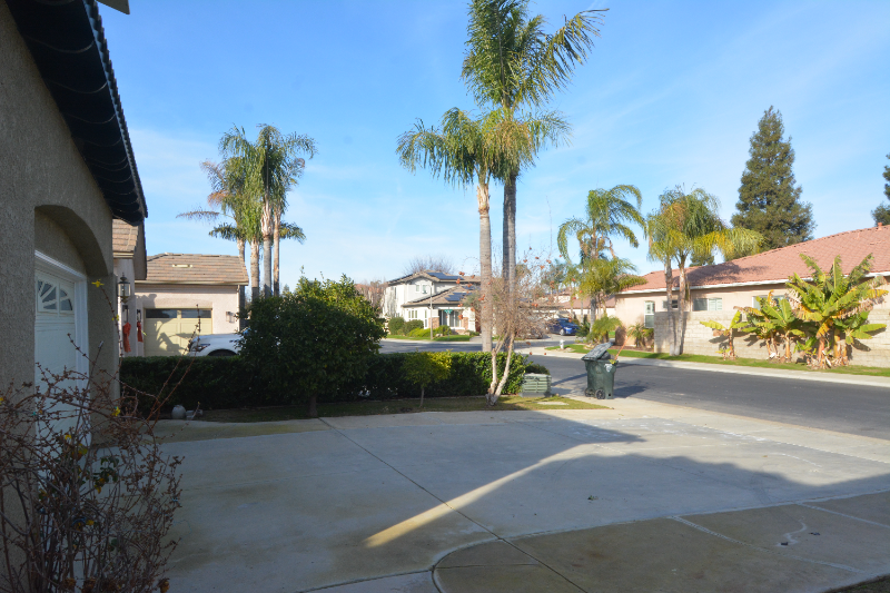 5617 Via Cervano - Photo 3 of 24