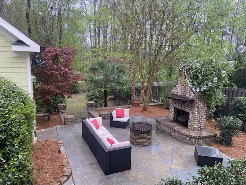 1002 Mitchell Ln - Photo 3 of 9