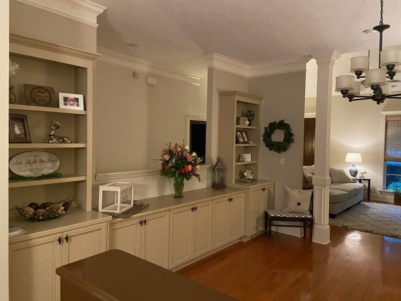 1002 Mitchell Ln - Photo 7 of 9