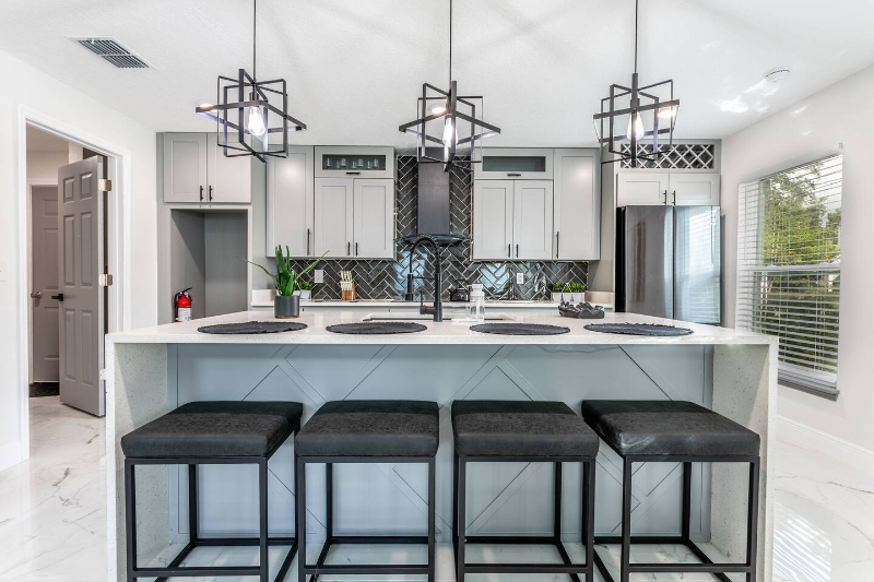 1414 E Harding St - Photo 6 of 11