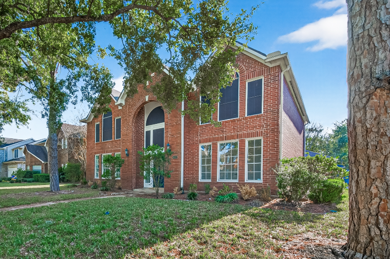 2627 Double Lake Dr - Photo 2 of 17