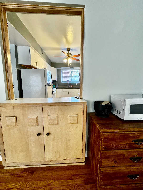 1119 Greenleaf Ave #C - Photo 3 of 7