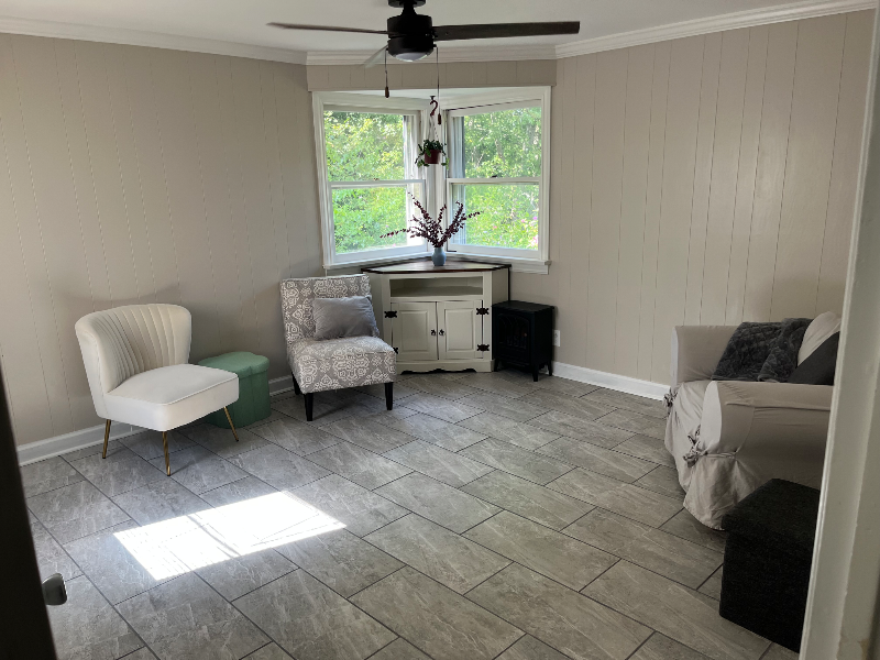 215 Mystic Ln - Photo 6 of 10