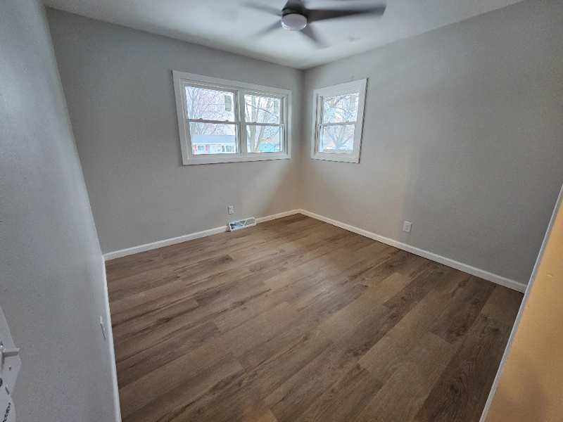 1121 Debra Ln - Photo 7 of 11