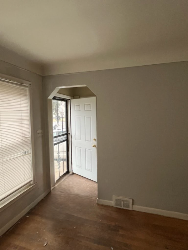 19142 Ryan Rd - Photo 2 of 9