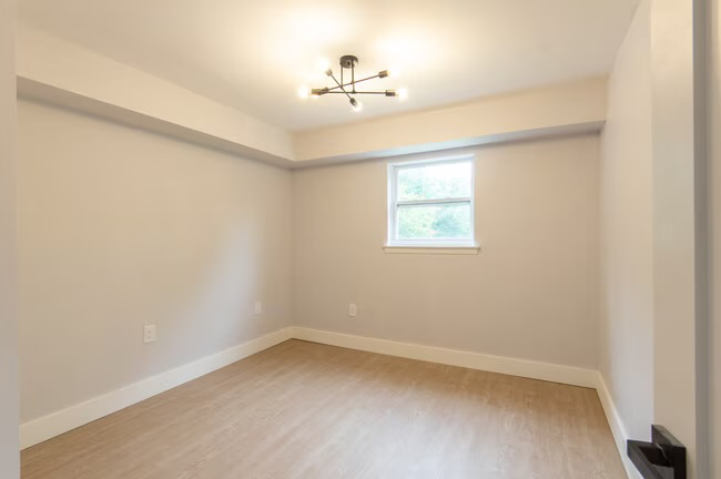 1913 Country Ln #1003 - Photo 4 of 17