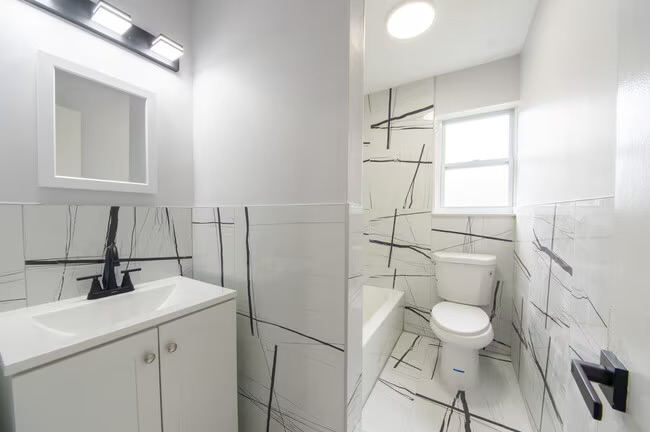 1913 Country Ln #501 - Photo 3 of 17