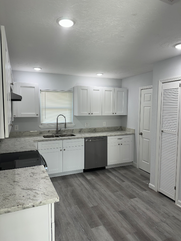 215 Birch St - Photo 2 of 10