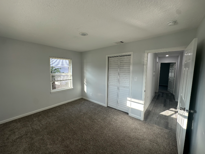 215 Birch St - Photo 6 of 10