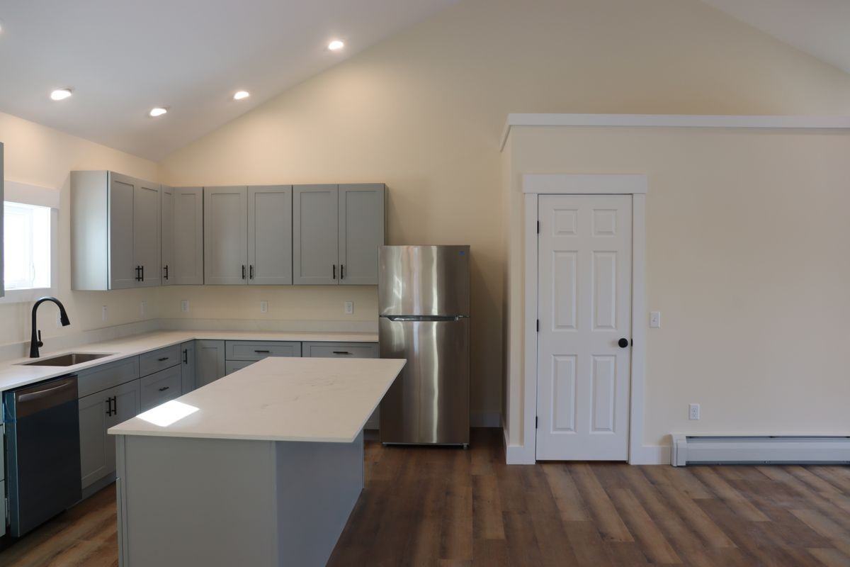 1785 Kellogg Rd - Photo 2 of 11