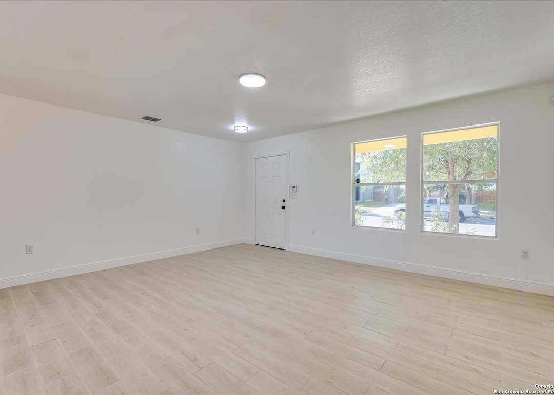 6035 Plumbago Pl - Photo 4 of 19