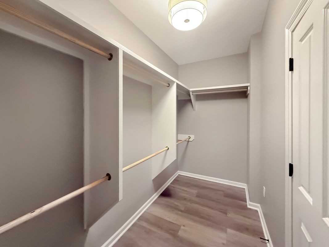 1256 Deer Park Ct - Photo 3 of 13