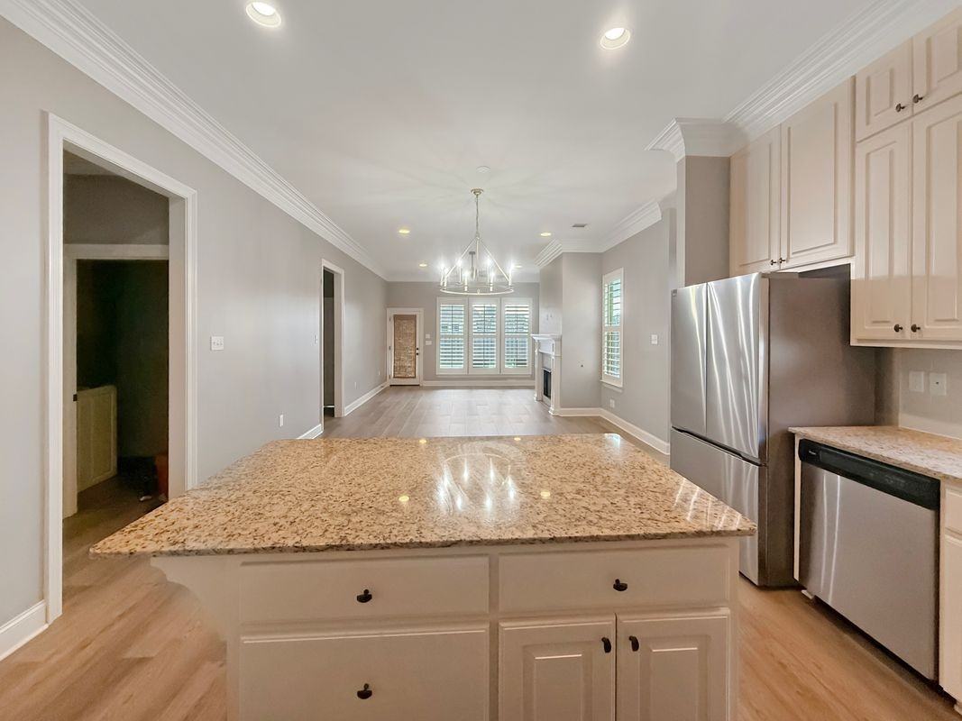 1256 Deer Park Ct - Photo 4 of 13